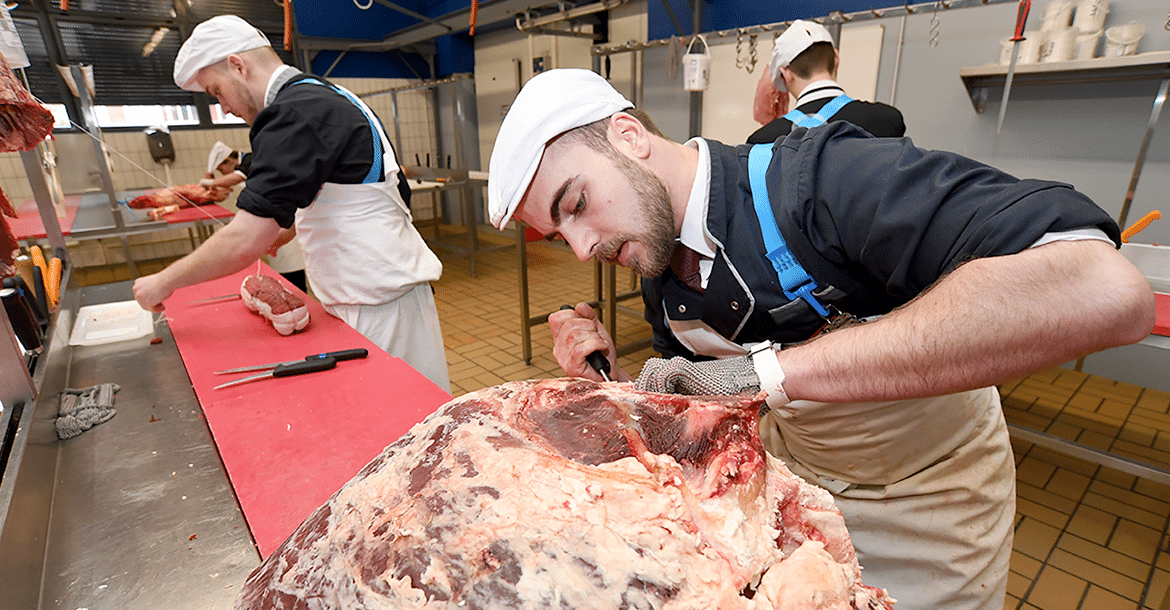 Carrefour Market recrute des bouchers. - CFAIE de Val de Reuil