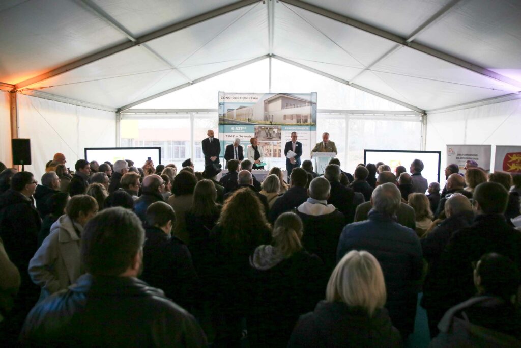 ceremonie premiere pierre CFAie Val-de-Reuil